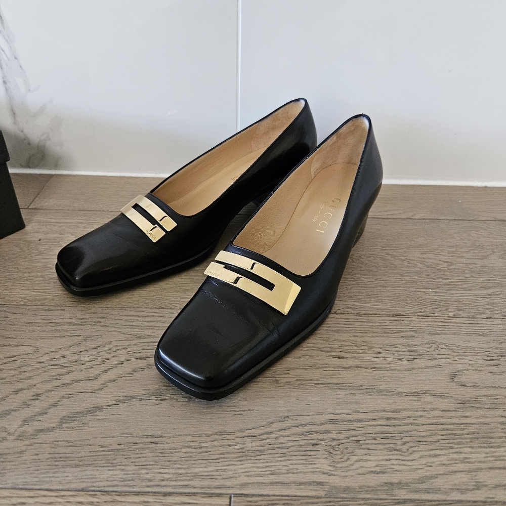 Gucci Black Leather Heels with Gold Accent Plaque
